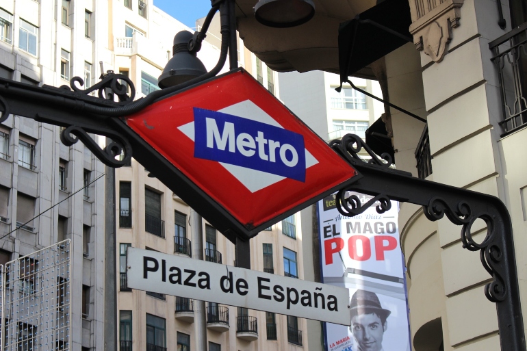 exterior de la parada de metro Plaza de España de Madrid
