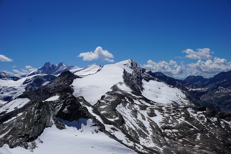 vista de los alpes nevados. glaciares austriacos